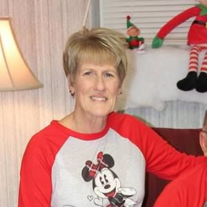 Meet your Posher, Lorrie